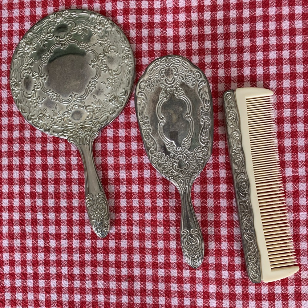Vintage Silver Mirror Brush Comb Dresser Set - Picture 2 of 7